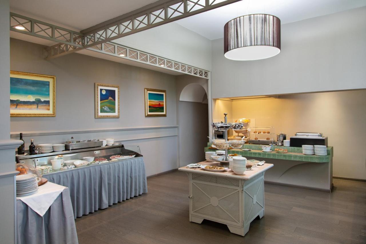 Hotel Castello Di Santa Vittoria Santa Vittoria dʼAlba Zewnętrze zdjęcie