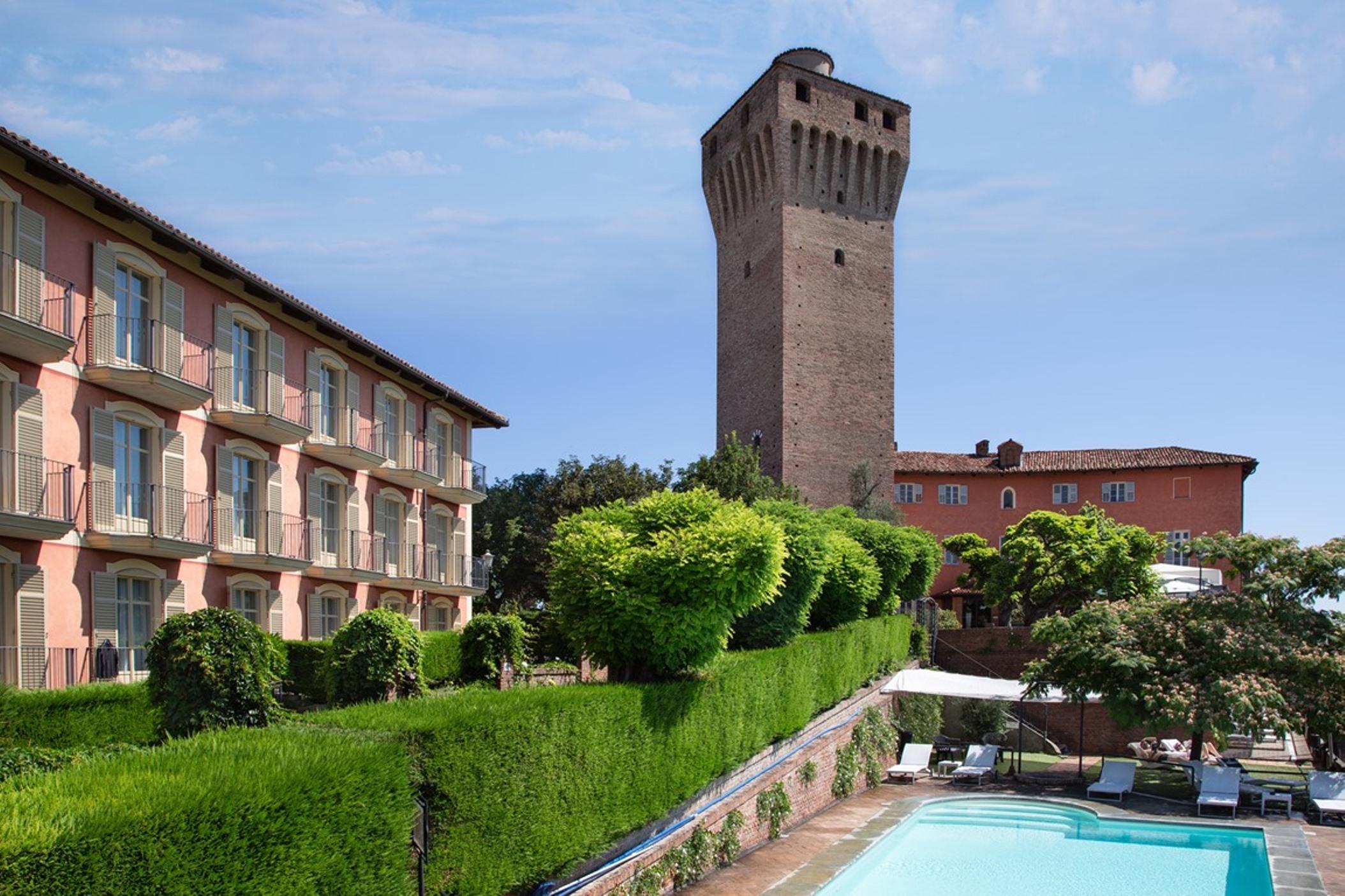 Hotel Castello Di Santa Vittoria Santa Vittoria dʼAlba Zewnętrze zdjęcie