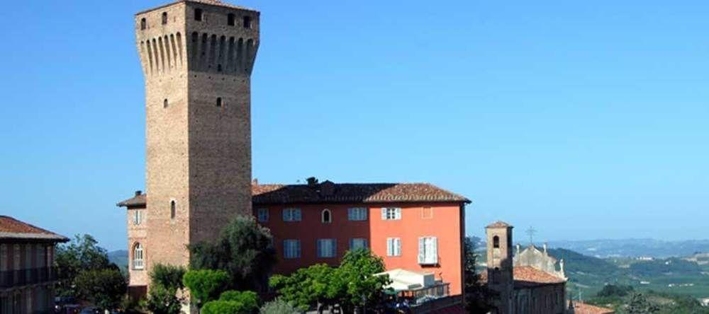 Hotel Castello Di Santa Vittoria Santa Vittoria dʼAlba Zewnętrze zdjęcie