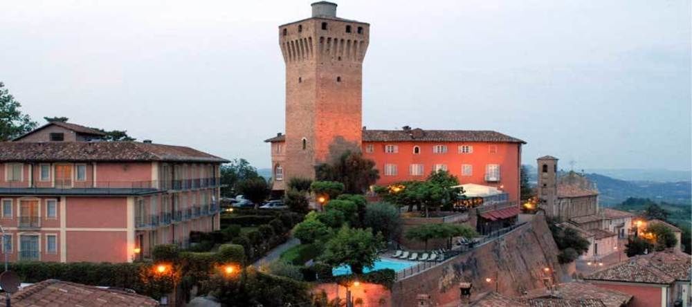 Hotel Castello Di Santa Vittoria Santa Vittoria dʼAlba Zewnętrze zdjęcie