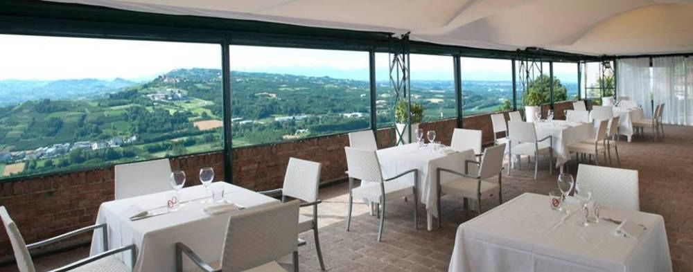 Hotel Castello Di Santa Vittoria Santa Vittoria dʼAlba Zewnętrze zdjęcie